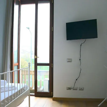 Lovely Navigli Studio With Balcony - Via Carlo Torre Milan Exterior photo